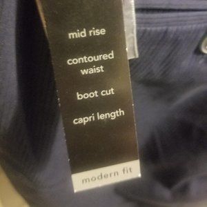 New Size 10 Navy Blue Ribbed Dress Capris.